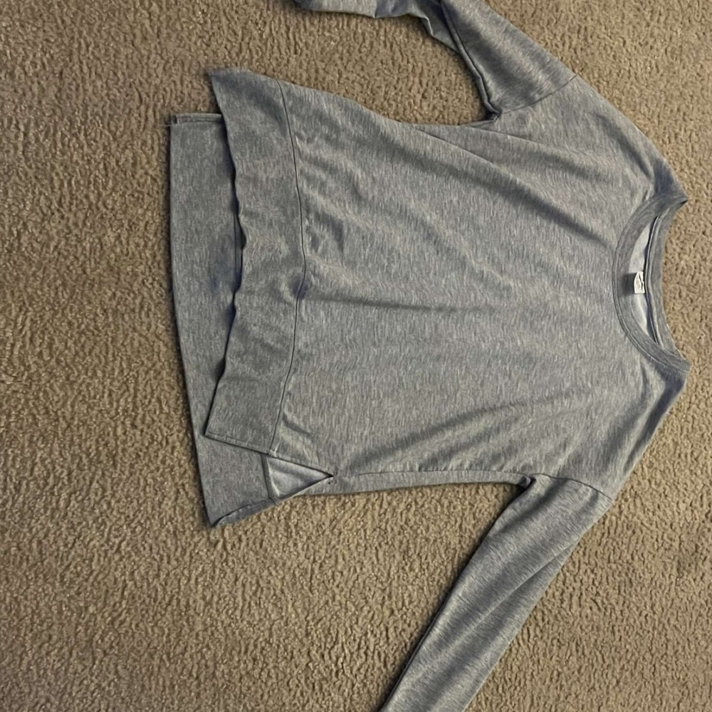 It’s gray long sleeve and very comfy